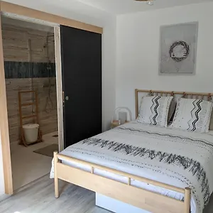 Double Indépendante Bali Au Sein Du Domaine Passeloup Séjour chez l'habitant Porte Des Pierres Dorees